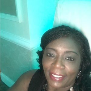 Meet your Posher, Sharon